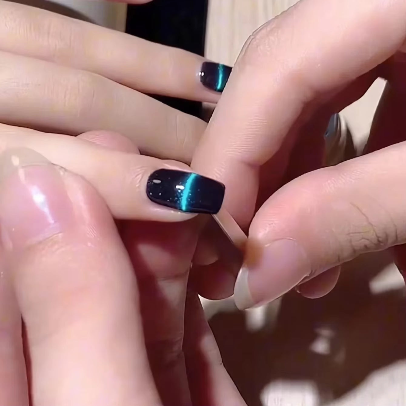3D Cat Eye Magnetic Nail Art Pen – Dual-Ended Magic Magnet Wand for Gel Polish & DIY Manicure Designs 🧲✨