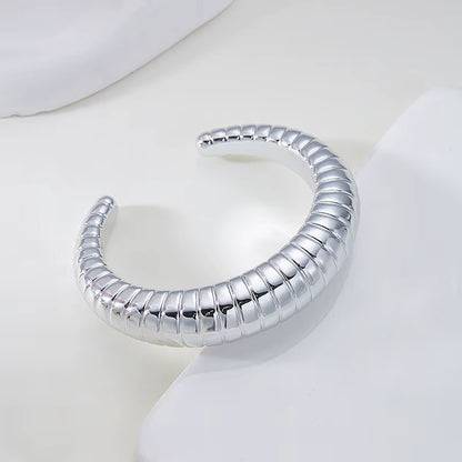 🔥 Exaggerated Irregular Cuff Bangle – Bold Geometric Hip-Hop Bracelet for Women | Trendy Streetwear Statement Jewelry ⛓️✨