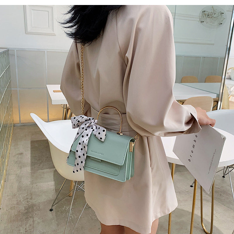 Urban Chic Chain Messenger Bag – Trendy Textured Small Shoulder Handbag 👜✨