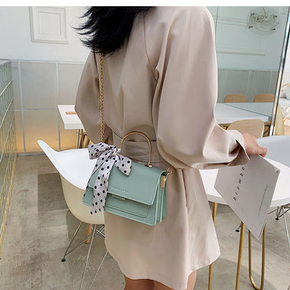 Urban Chic Chain Messenger Bag – Trendy Textured Small Shoulder Handbag 👜✨