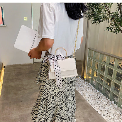Urban Chic Chain Messenger Bag – Trendy Textured Small Shoulder Handbag 👜✨