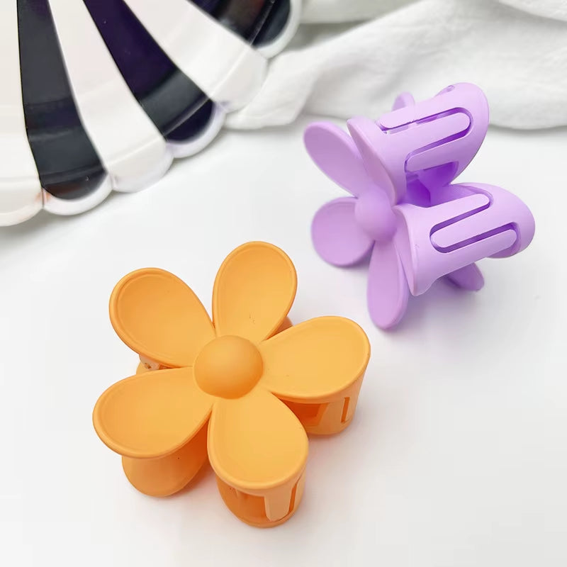🌸 7CM Matte Frosted Flower Hair Claw – Elegant Lily Floral Shark Clip for Women & Girls  ✨🎀