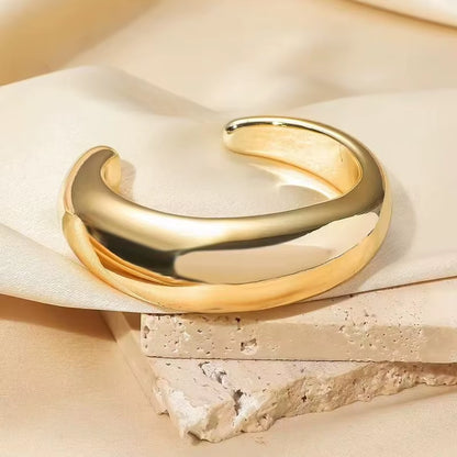 🔥 Exaggerated Irregular Cuff Bangle – Bold Geometric Hip-Hop Bracelet for Women | Trendy Streetwear Statement Jewelry ⛓️✨
