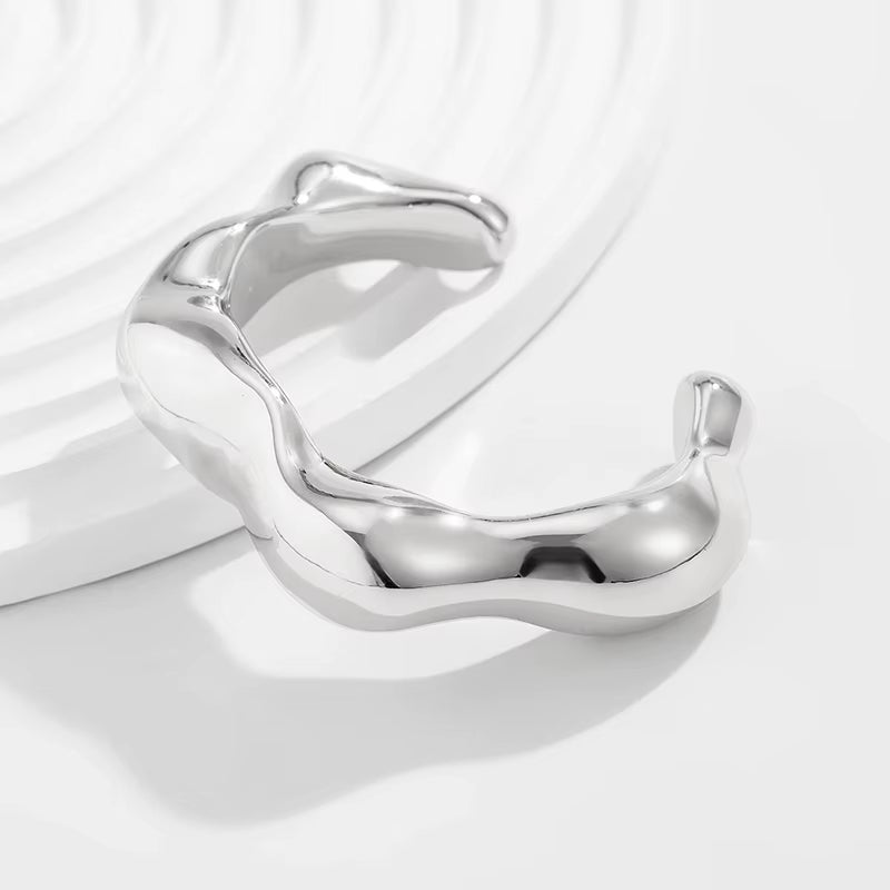 🔥 Exaggerated Irregular Cuff Bangle – Bold Geometric Hip-Hop Bracelet for Women | Trendy Streetwear Statement Jewelry ⛓️✨