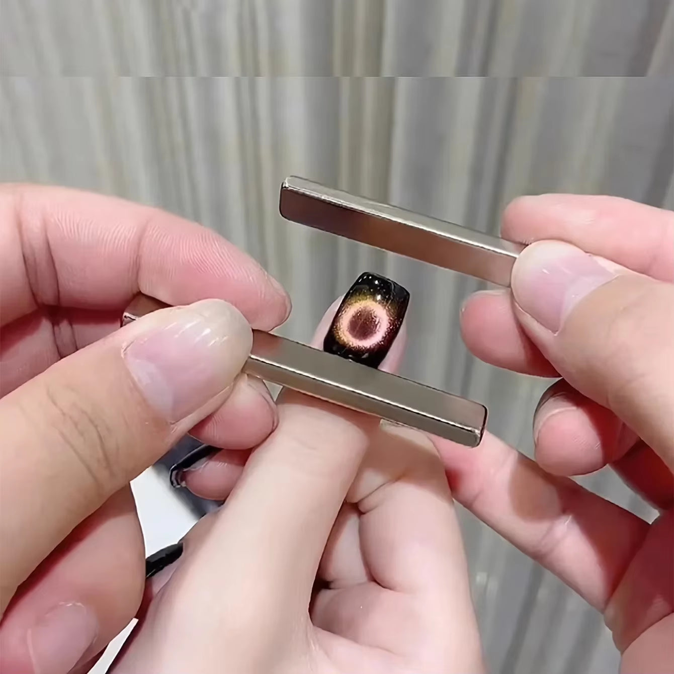 3D Cat Eye Magnetic Nail Art Pen – Dual-Ended Magic Magnet Wand for Gel Polish & DIY Manicure Designs 🧲✨